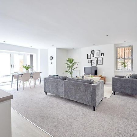Modern 2 Bedroom Apartment In Preston Preston  Exteriér fotografie