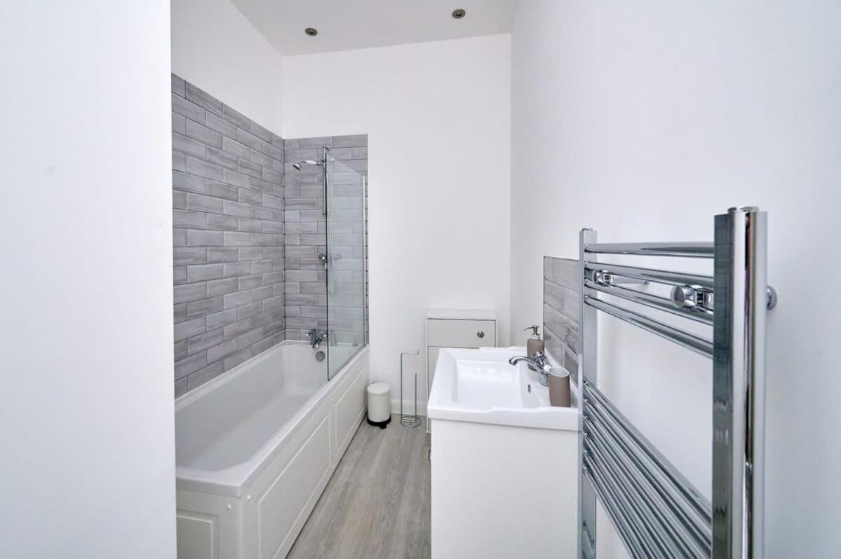 Modern 2 Bedroom Apartment In Preston Preston  Exteriér fotografie