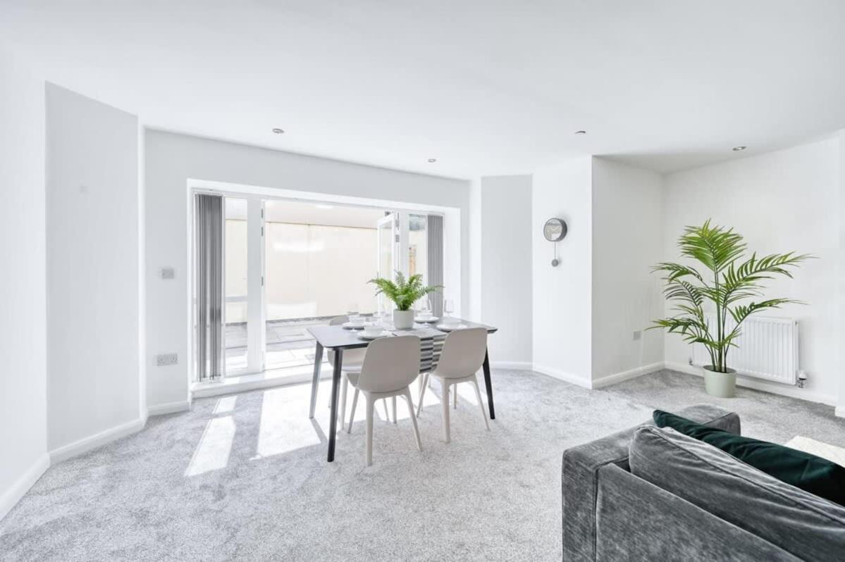 Modern 2 Bedroom Apartment In Preston Preston  Exteriér fotografie