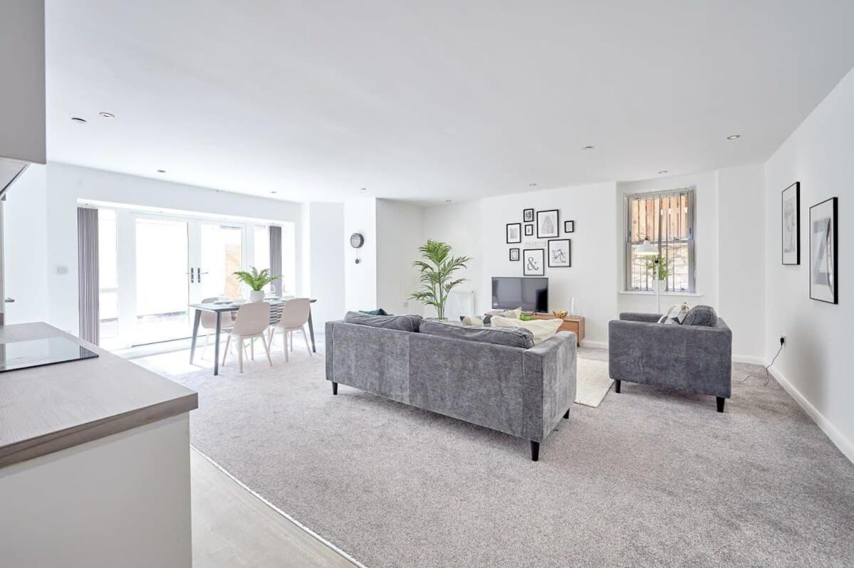 Modern 2 Bedroom Apartment In Preston Preston  Exteriér fotografie
